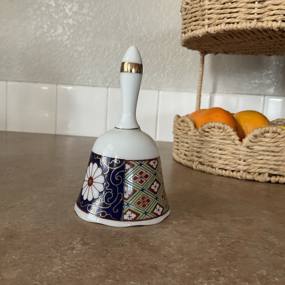 Vintage Imari Style Souvenir Bell – Made in Taiwan Ceramic Bell